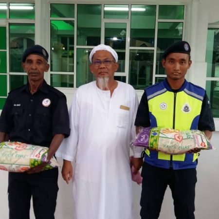 RICE 2019 - Distribution at Masjid Istana Kubang Kerian (10)